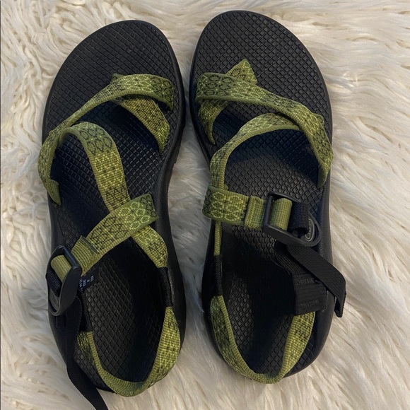 Chaco Black and Green Sandals size 9 excellent condition see all photos - Picture 9 of 12